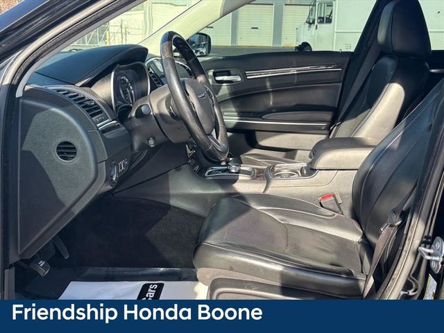 Used 2018 Chrysler 300 Limited image 11
