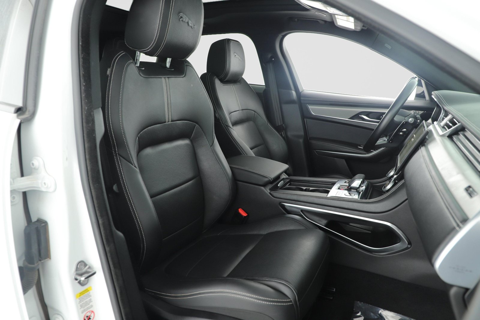 Used 2025 Jaguar F-PACE R-Dynamic S AWD/4WD image 14