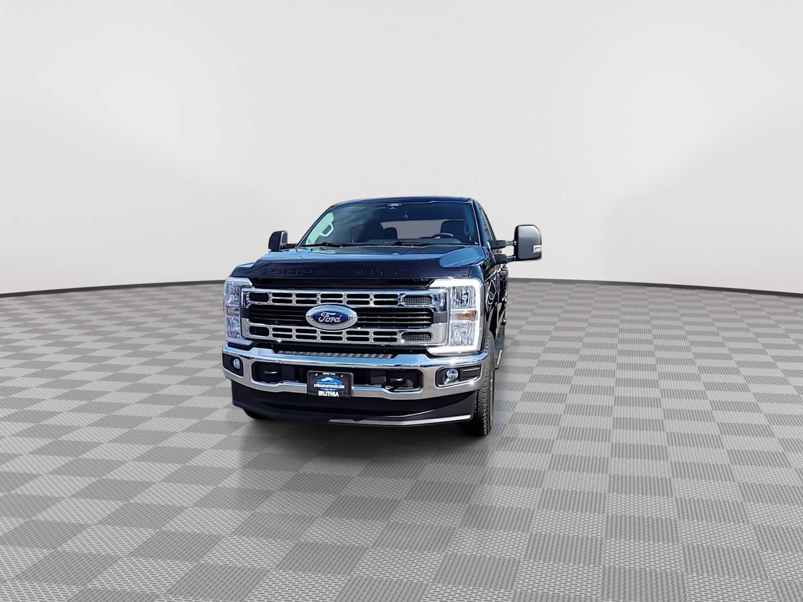 Used 2025 Ford F250 XLT w/ FX4 Off-Road Package image 3