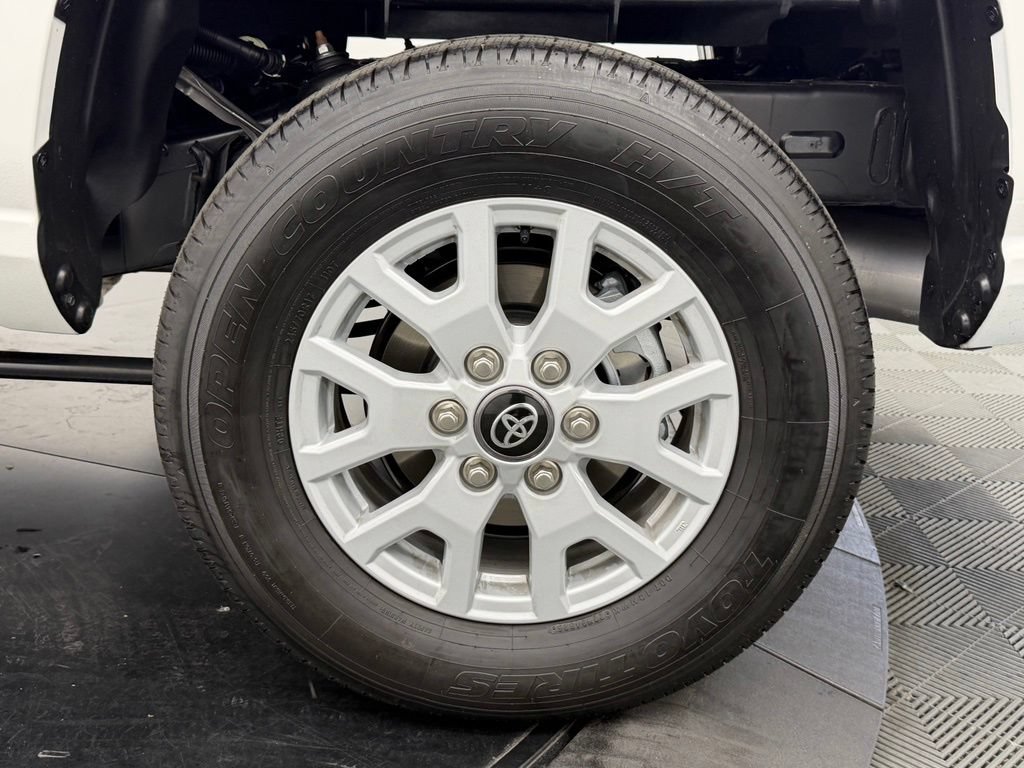 Used 2026 Toyota Tacoma SR5 AWD/4WD image 16