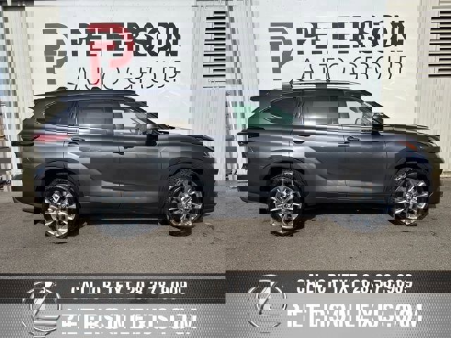 Used 2020 Toyota Highlander Limited image 2