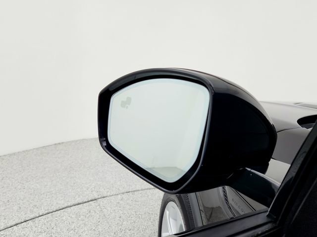 Used 2020 Land Rover Discovery Sport S image 23