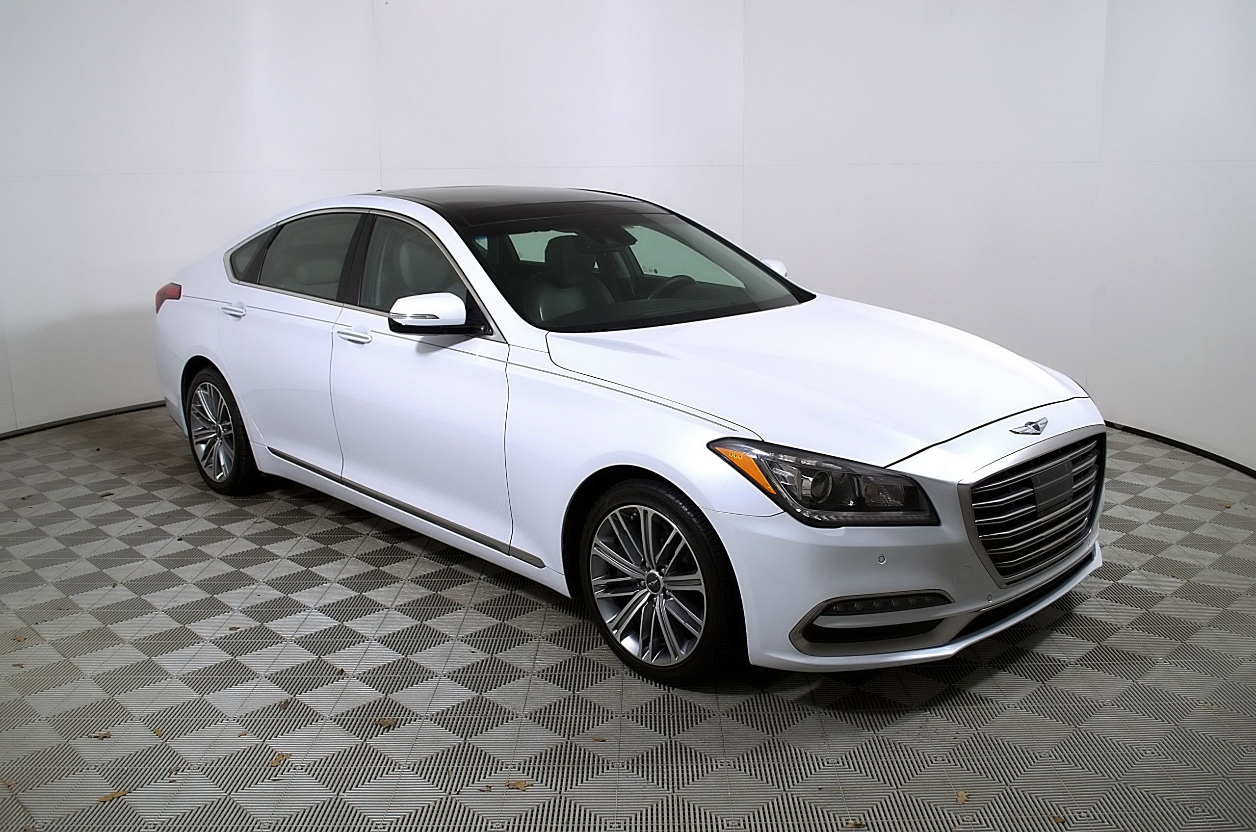 Used 2018 Genesis G80 3.8 w/ Option Group 02 RWD image 6