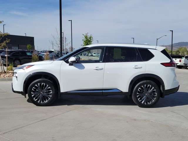Used 2024 Nissan Rogue Platinum image 2