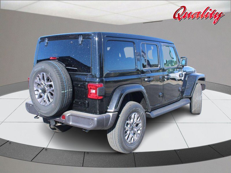 New 2026 Jeep Wrangler Unlimited Sahara AWD/4WD image 3