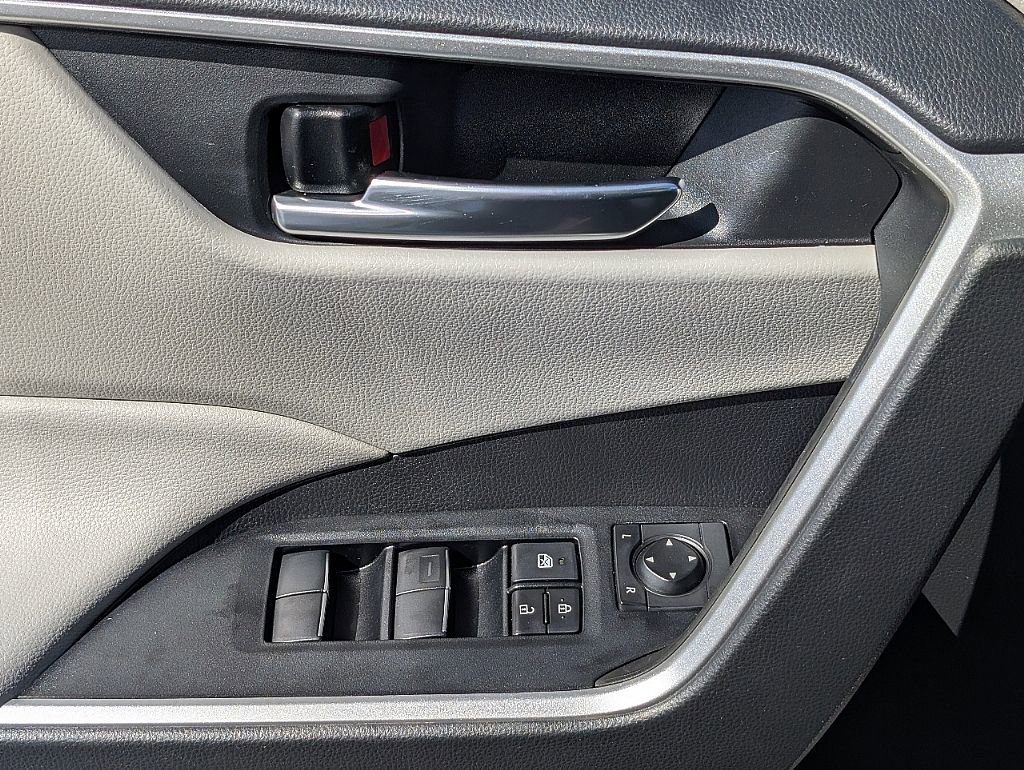 Used 2021 Toyota RAV4 XLE Premium w/ Carpet Mat Package (TMS) image 28