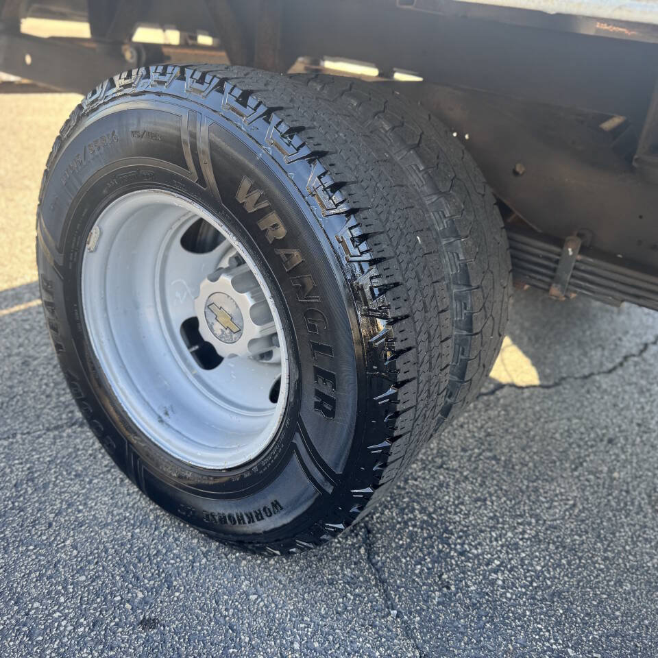 Used 2010 Chevrolet Express 3500 RWD image 20
