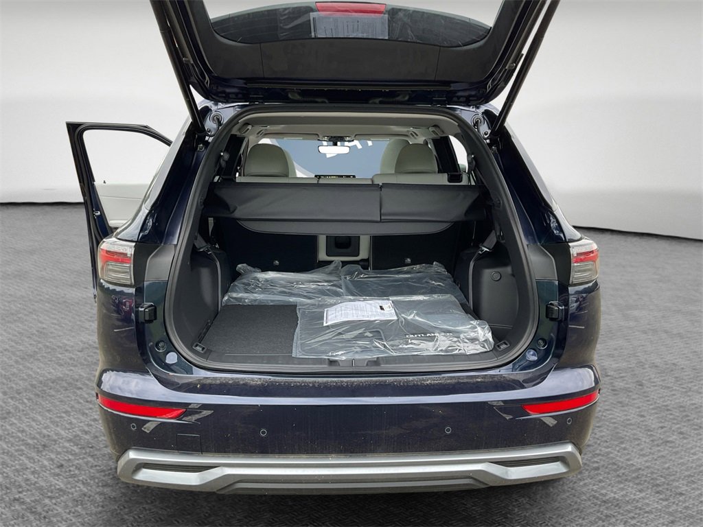 New 2025 Mitsubishi Outlander SE image 25