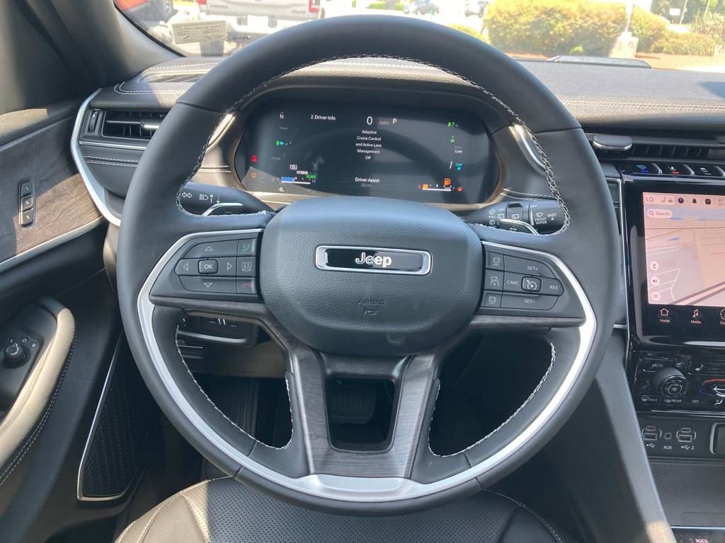 New 2024 Jeep Grand Cherokee Limited 4xe w/ Luxury Tech Group II image 15