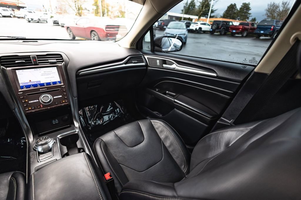 Used 2020 Ford Fusion Titanium image 18