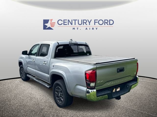 Used 2018 Toyota Tacoma SR5 w/ Four Season Floor Mat Package AWD/4WD image 7