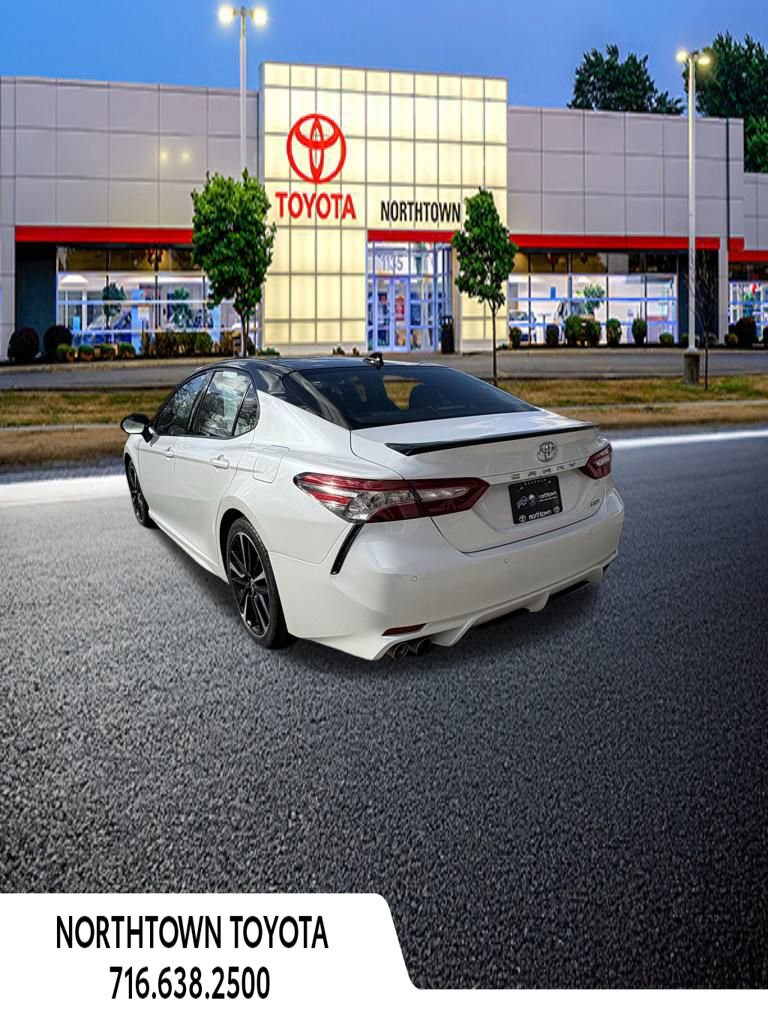 Used 2018 Toyota Camry XSE image 6
