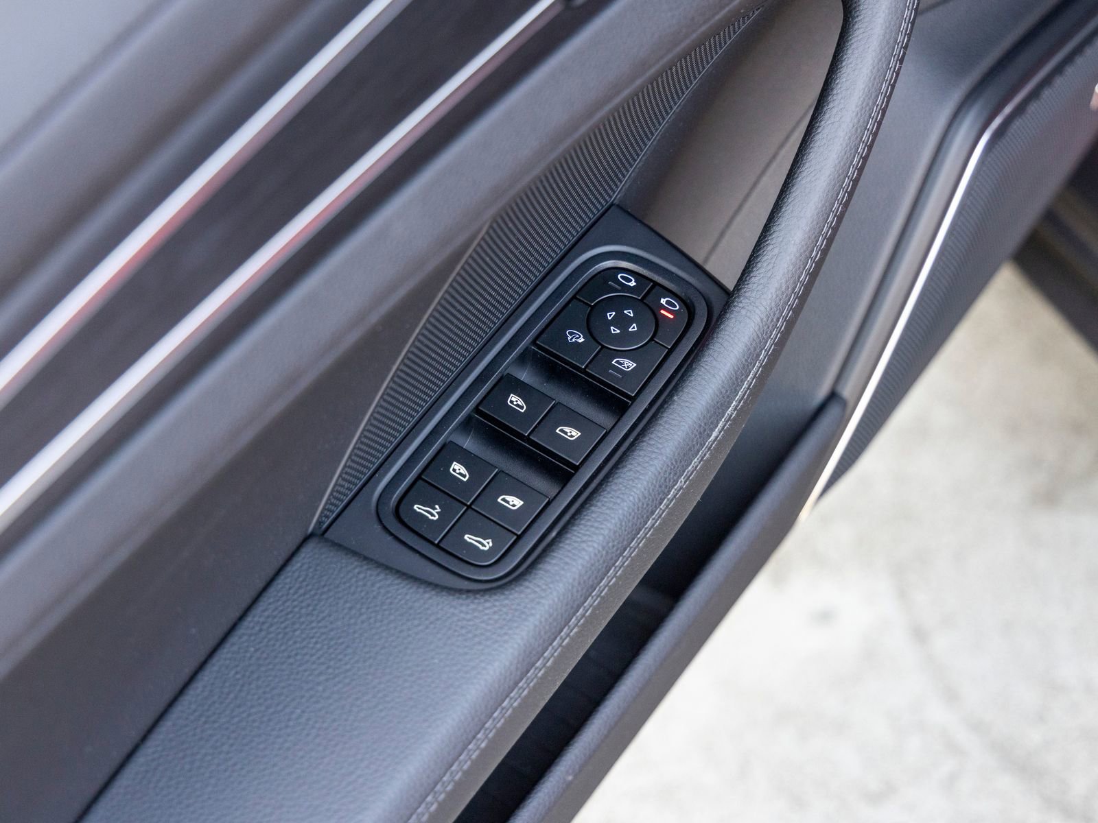 Certified 2023 Porsche Panamera Platinum Edition image 25