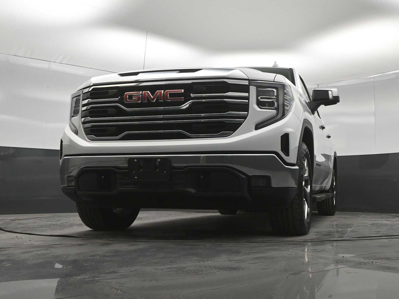 Used 2023 GMC Sierra 1500 SLT w/ SLT Premium Package AWD/4WD image 38