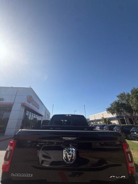 Used 2019 RAM 2500 Laramie AWD/4WD image 5
