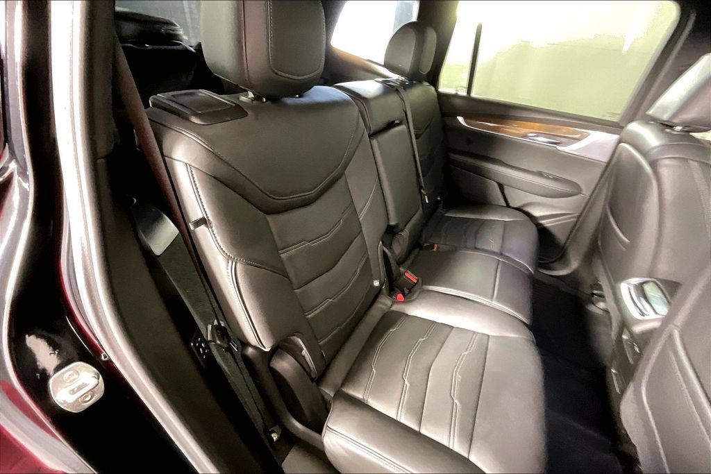 Used 2024 Cadillac XT6 Sport w/ Platinum Package AWD/4WD image 32