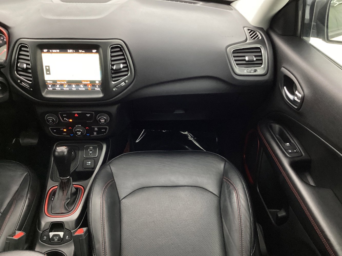 Used 2017 Jeep Compass Trailhawk w/ Leather Interior Group AWD/4WD image 29