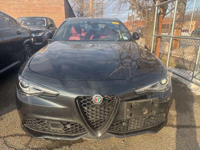 Used 2023 Alfa Romeo Giulia Veloce image 4