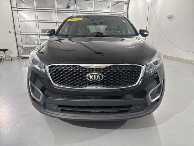 Used 2017 Kia Sorento LX w/ LX Convenience Package image 2