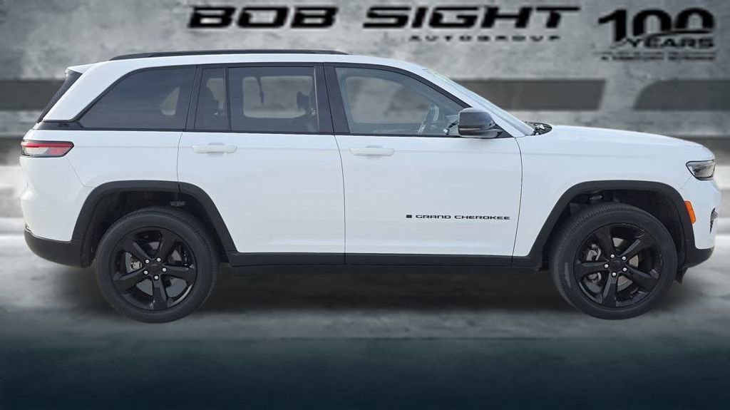 Used 2022 Jeep Grand Cherokee Altitude image 6