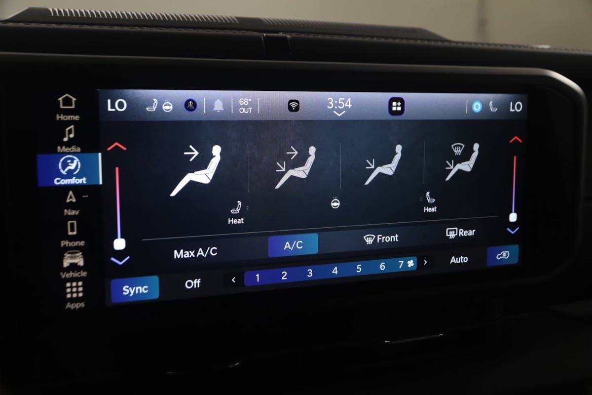 Used 2024 Jeep Wrangler High Altitude AWD/4WD image 27