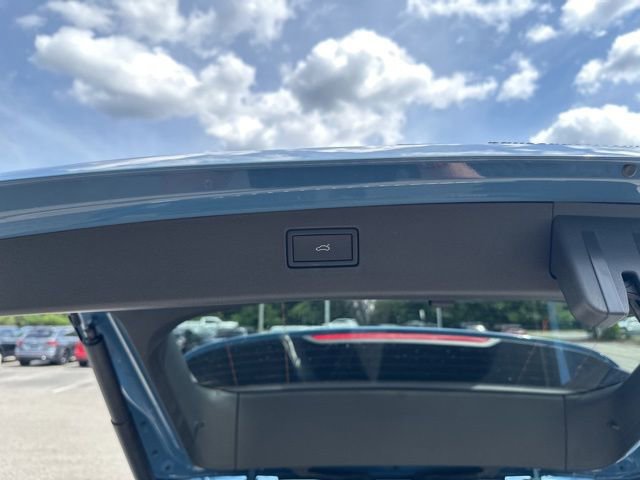 New 2025 Volkswagen Tiguan SE image 9