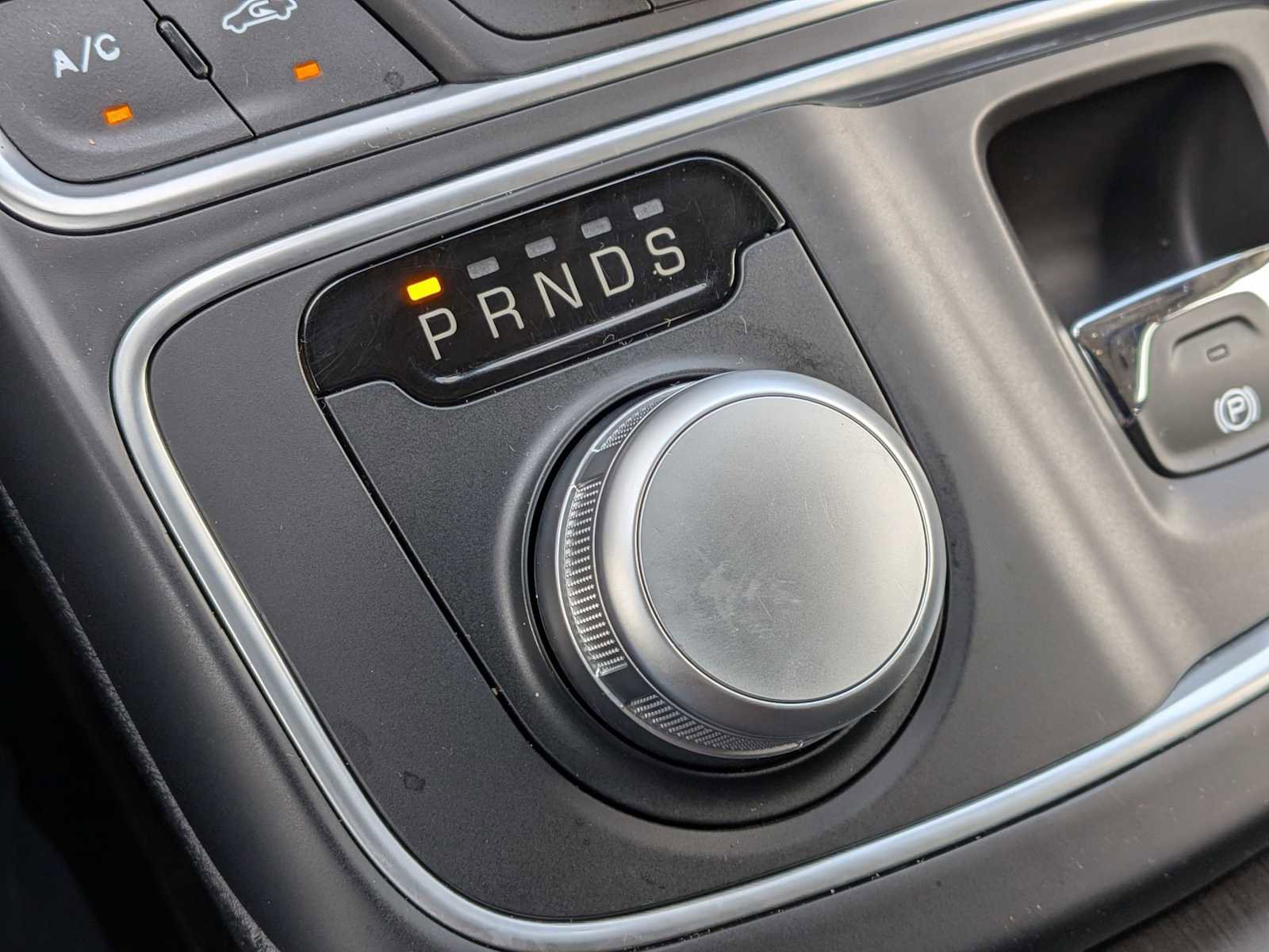 Used 2016 Chrysler 200 Limited image 28