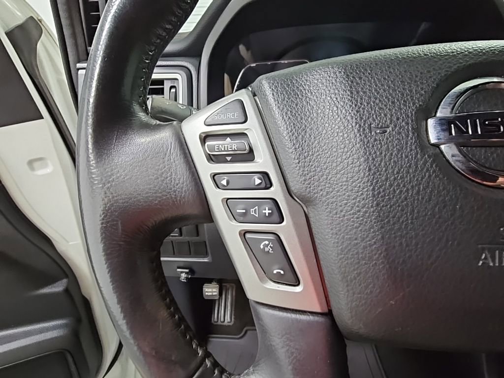 Used 2018 Nissan Titan SL w/ Midnight Edition image 26
