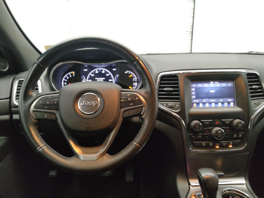 Used 2018 Jeep Grand Cherokee Laredo AWD/4WD image 22