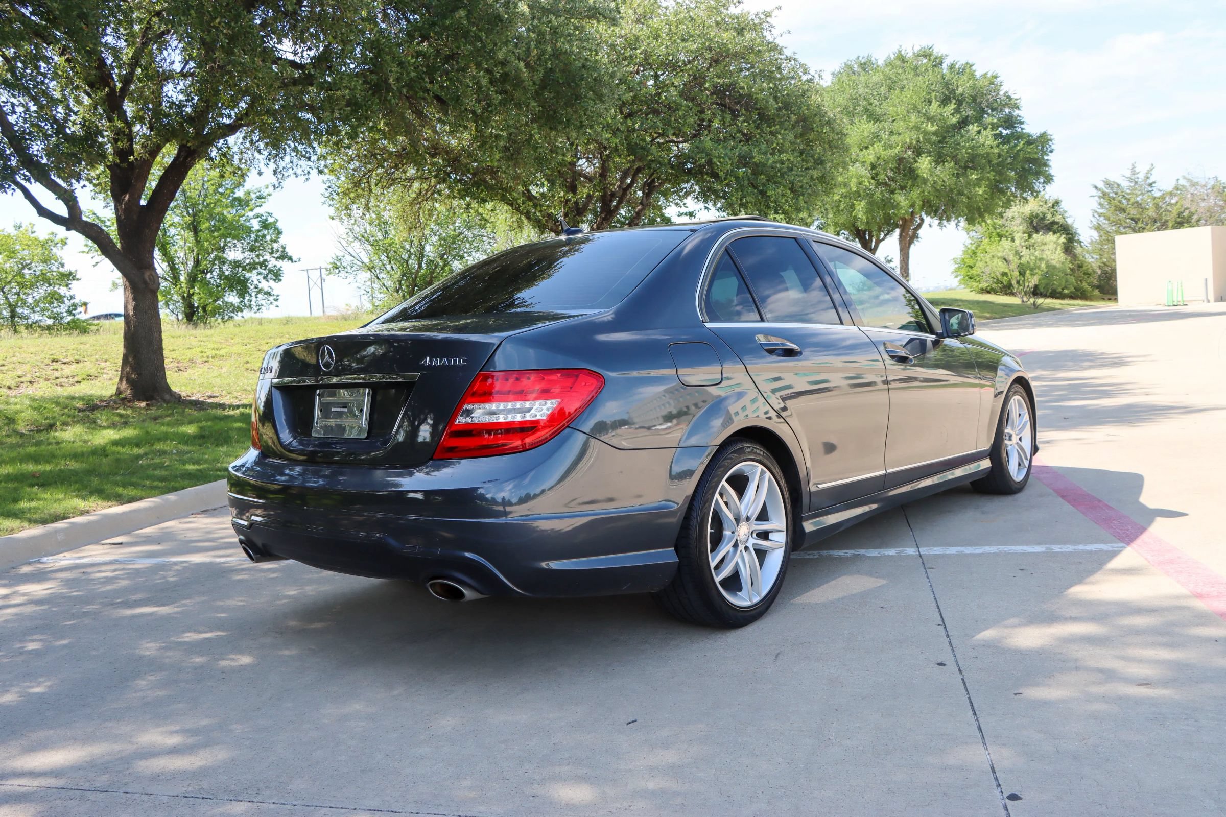 Used 2014 Mercedes-Benz C 300 4MATIC Sedan image 7