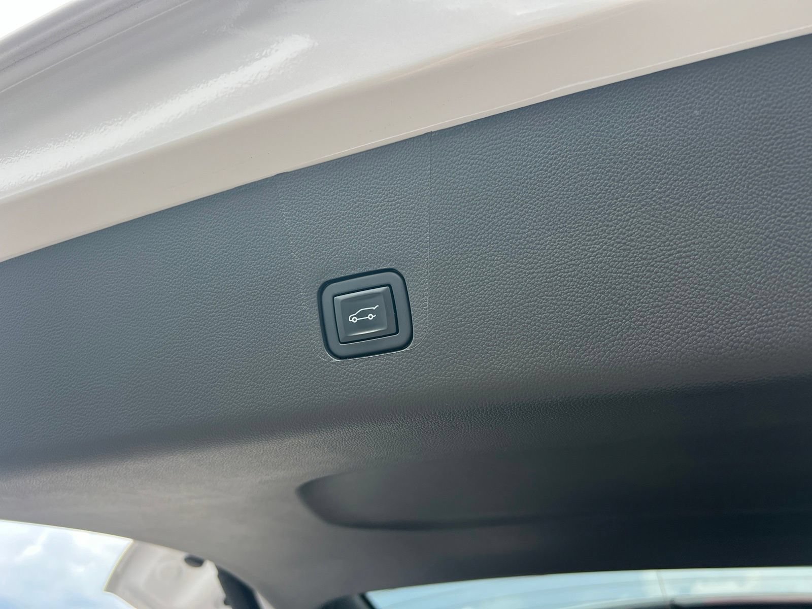 Used 2021 Chevrolet Traverse High Country FWD image 37