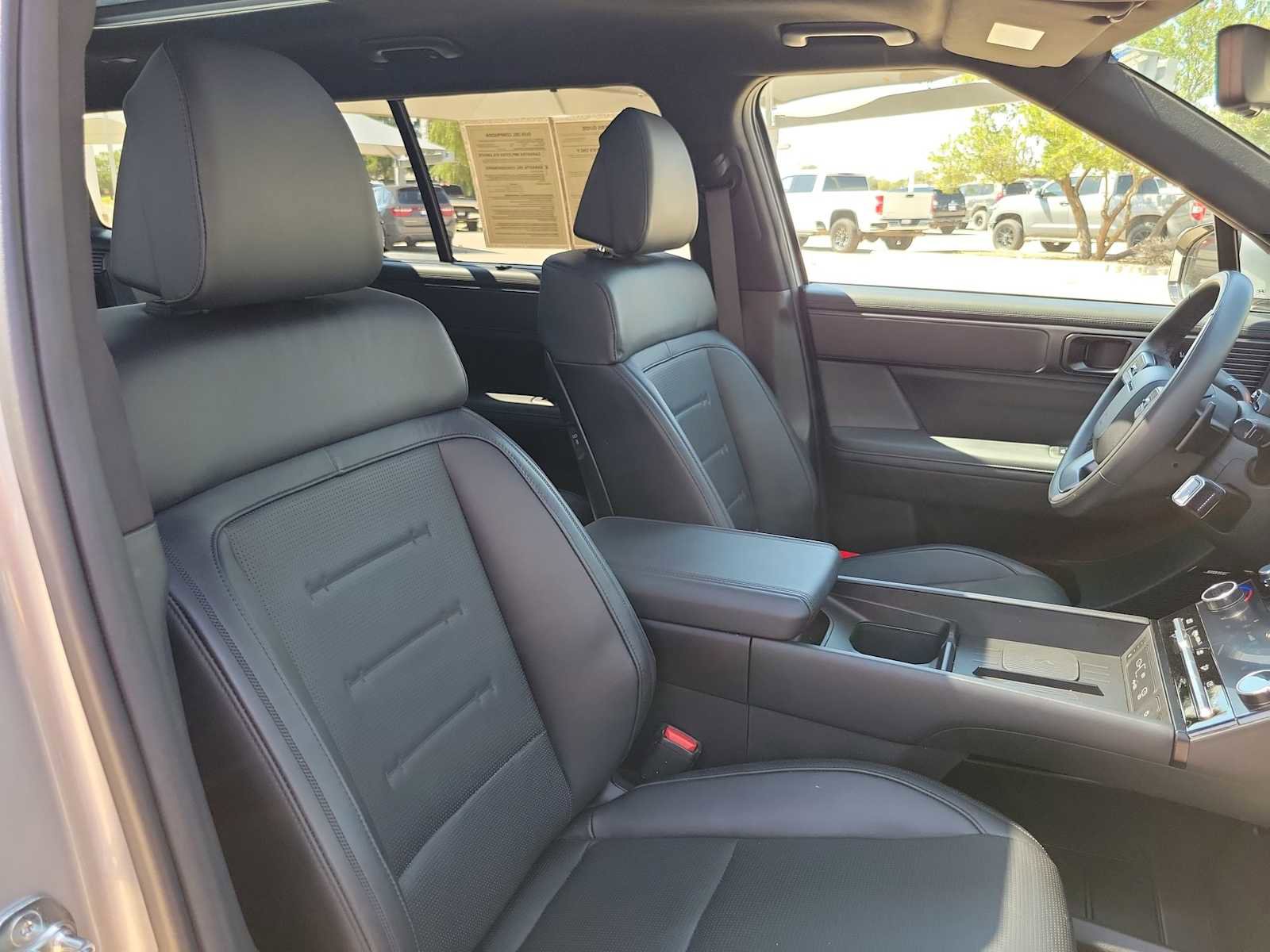 Used 2025 Hyundai Santa Fe Calligraphy image 14