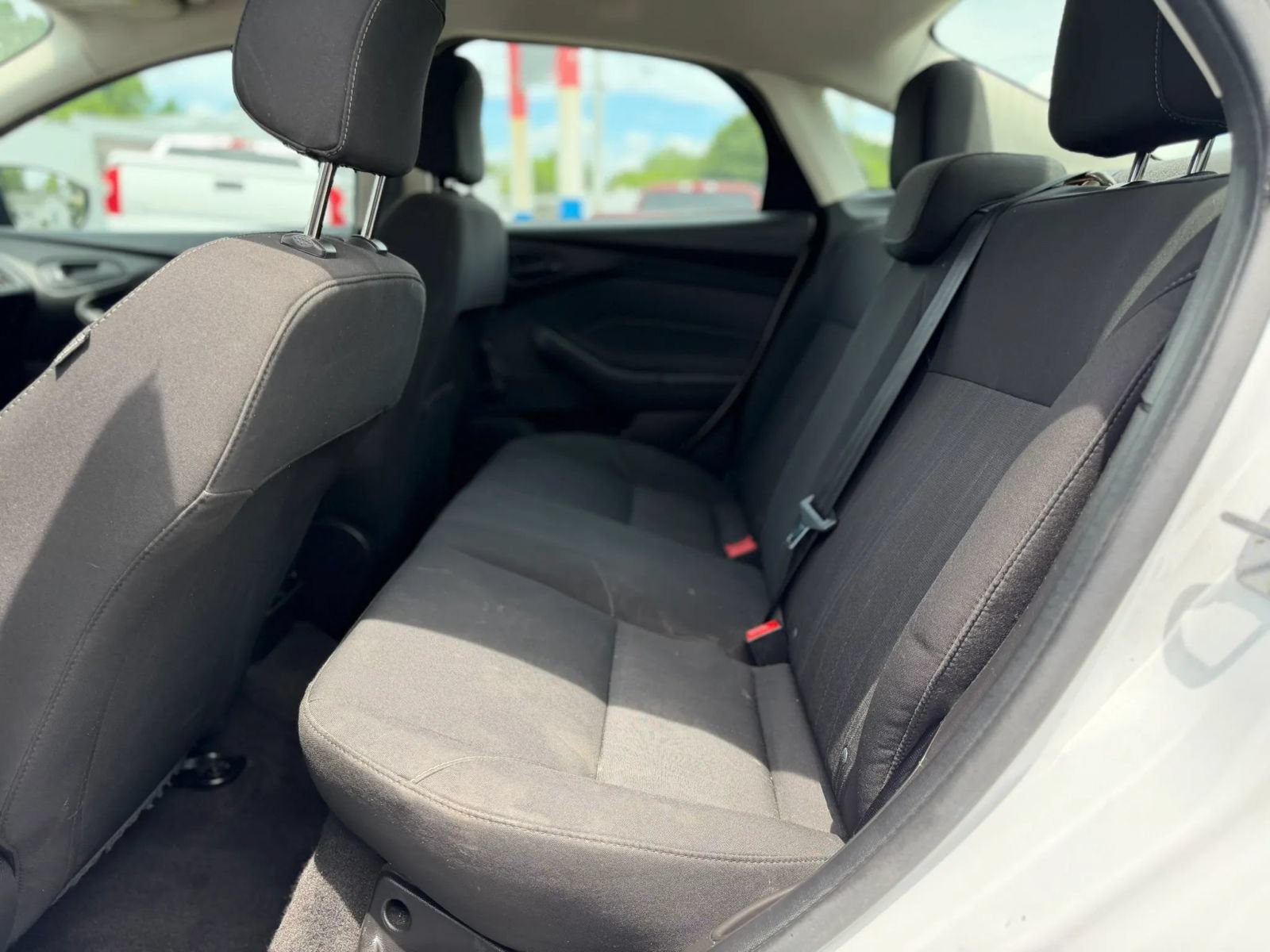 Used 2018 Ford Focus SE FWD image 10