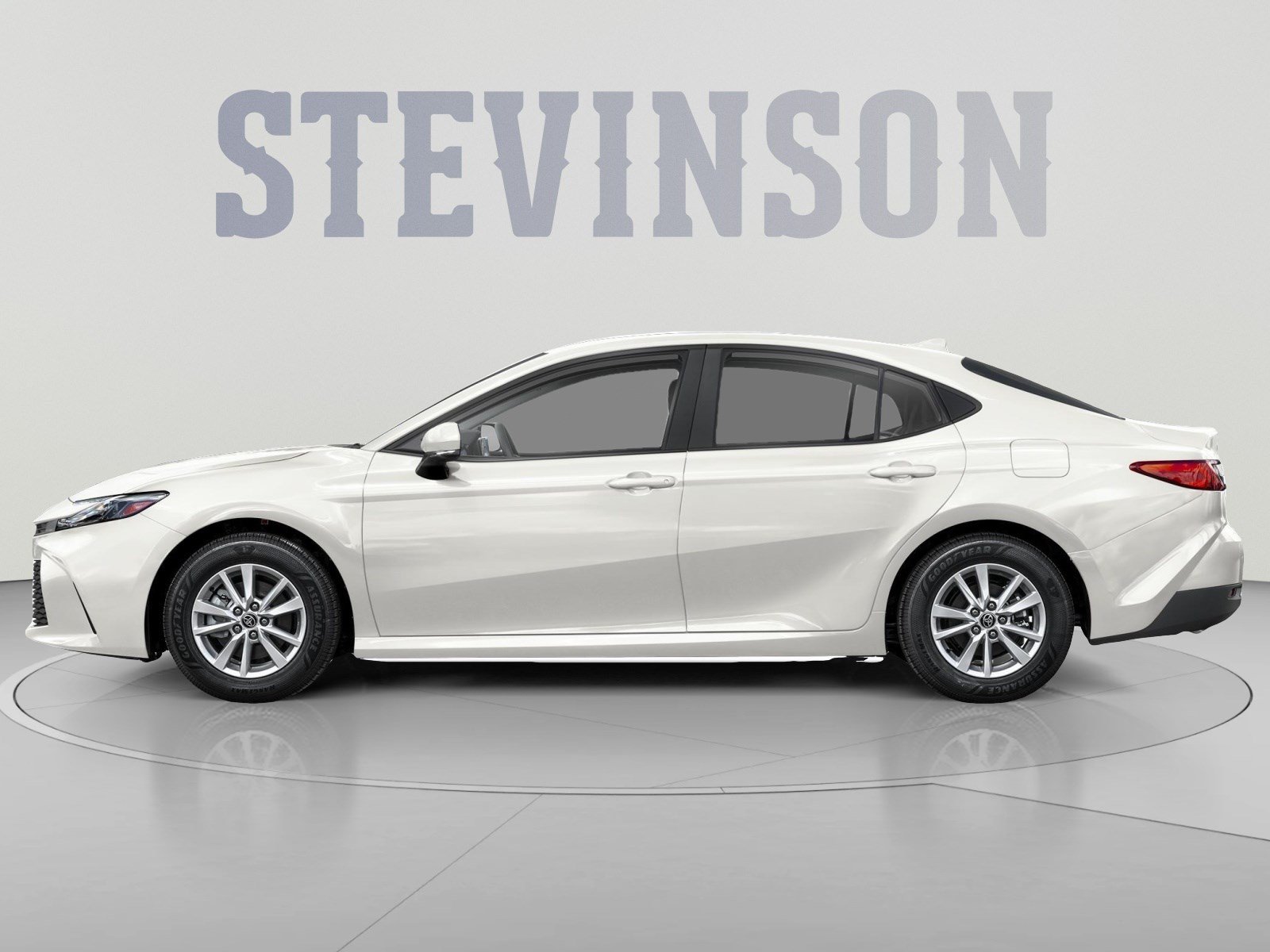 Used 2025 Toyota Camry XSE FWD image 3