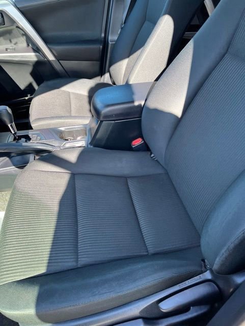Used 2018 Toyota RAV4 LE w/ All Weather Liner Package FWD image 12