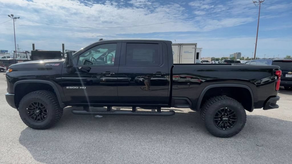 New 2026 Chevrolet Silverado 2500 ZR2 AWD/4WD image 7