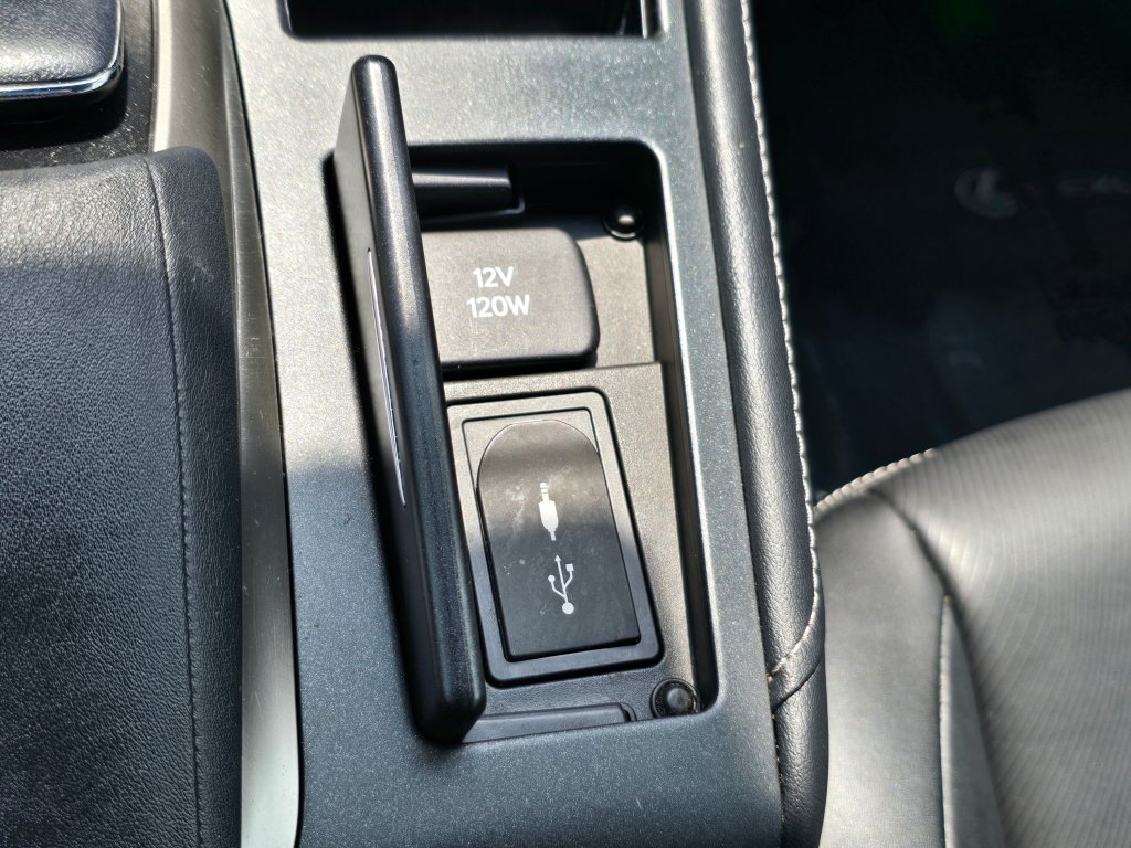 Used 2014 Lexus CT 200h w/ F Sport w/Nuluxe Interior FWD image 15