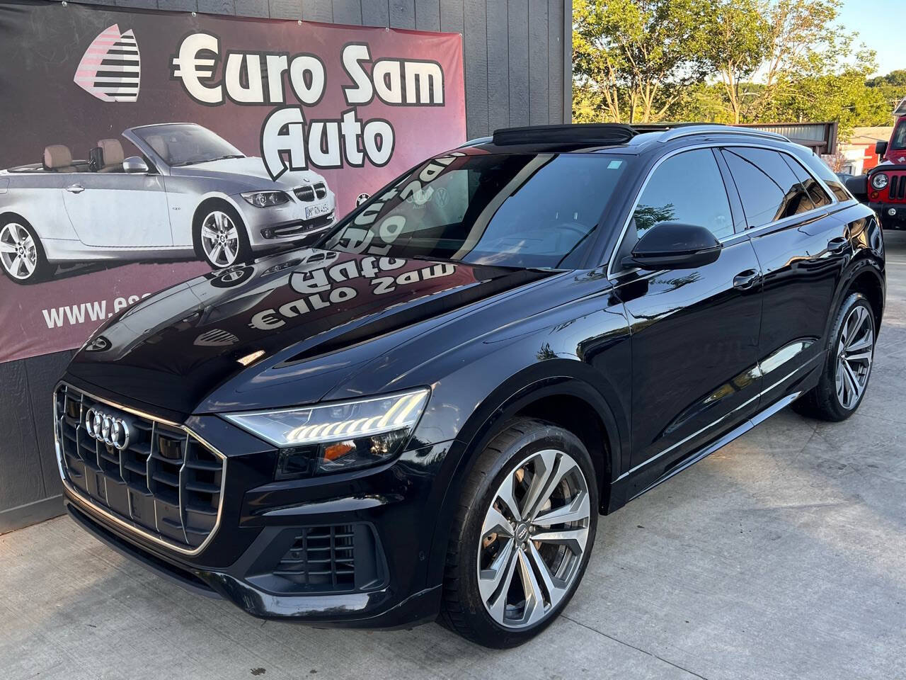 Used 2019 Audi Q8 Prestige AWD/4WD image 2