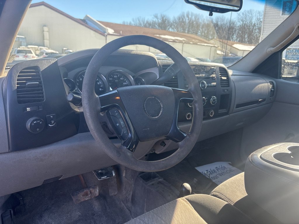 Used 2007 Chevrolet Silverado 2500 W/T w/ Snow Plow Prep Package AWD/4WD image 11
