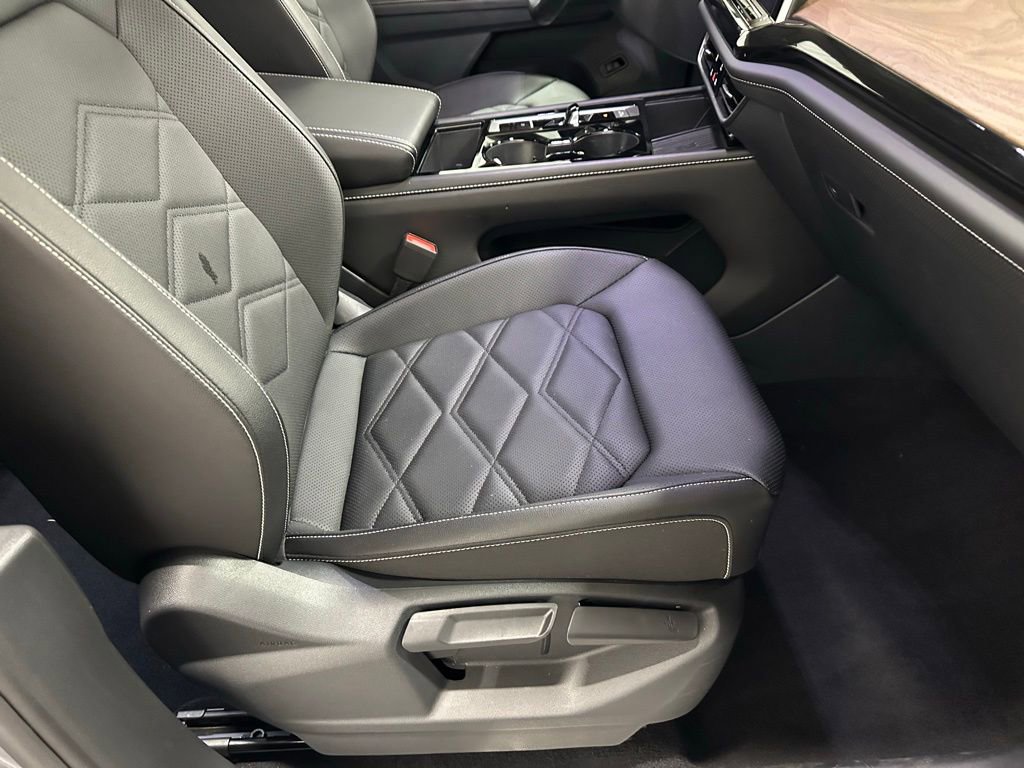Used 2025 Volkswagen Atlas SE AWD/4WD image 63