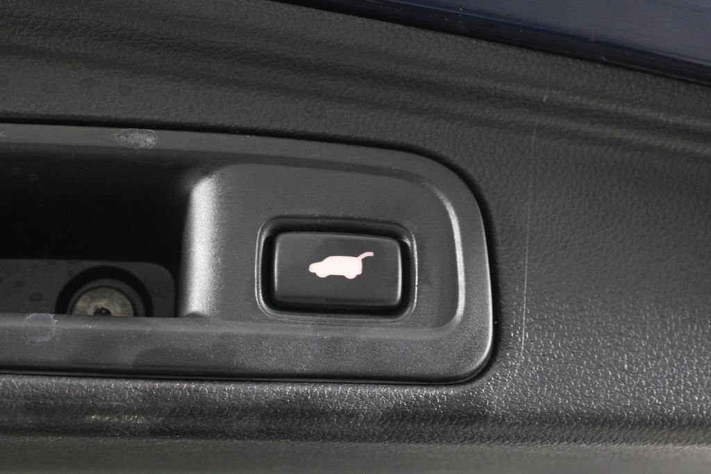 Used 2018 Honda Pilot Touring image 16