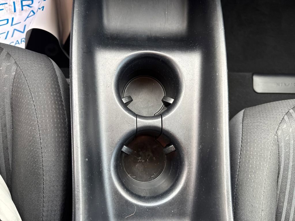 Used 2018 Toyota Prius Four image 18