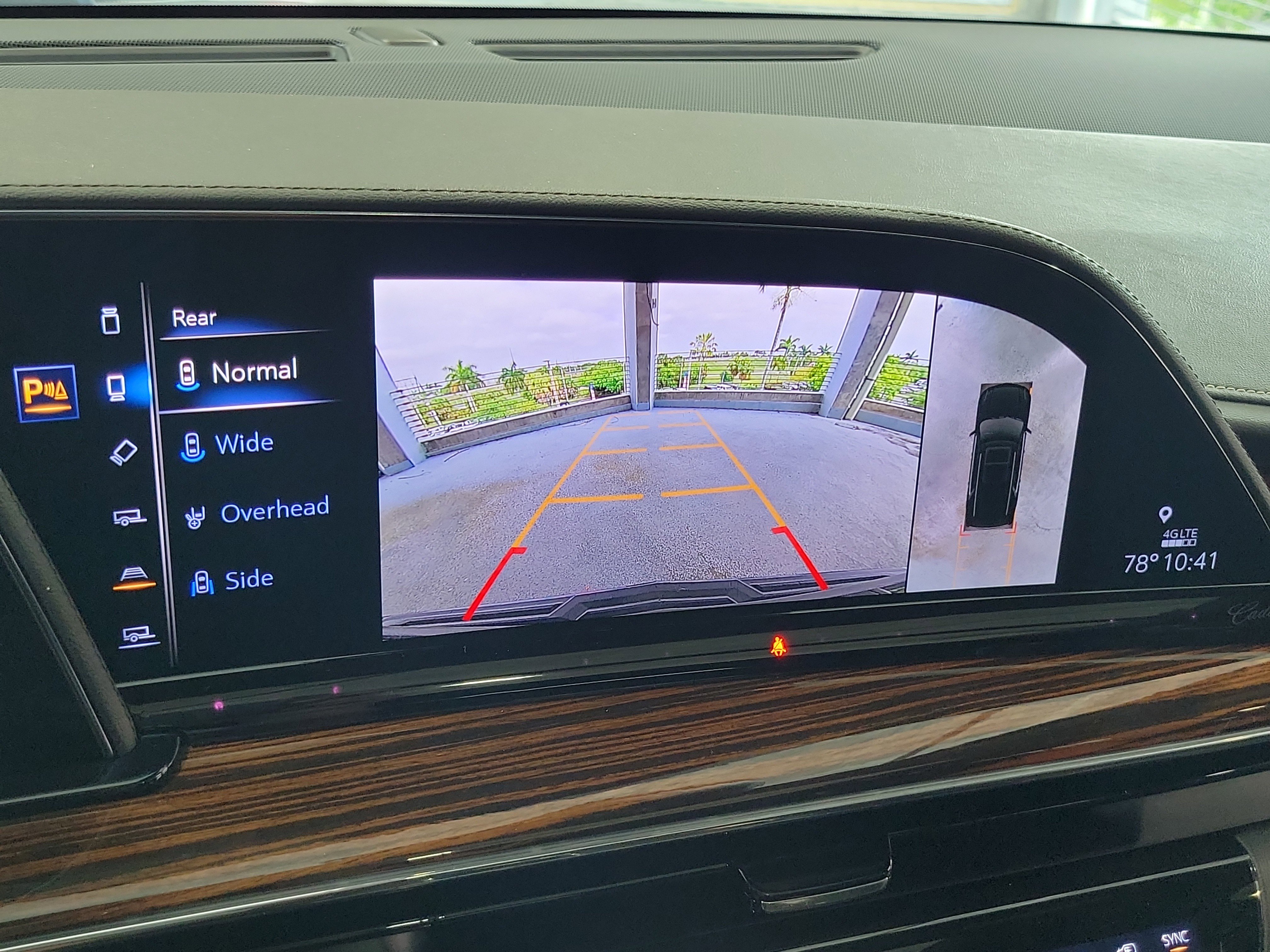 Used 2022 Cadillac Escalade ESV Premium Luxury w/ Performance Package AWD/4WD image 29