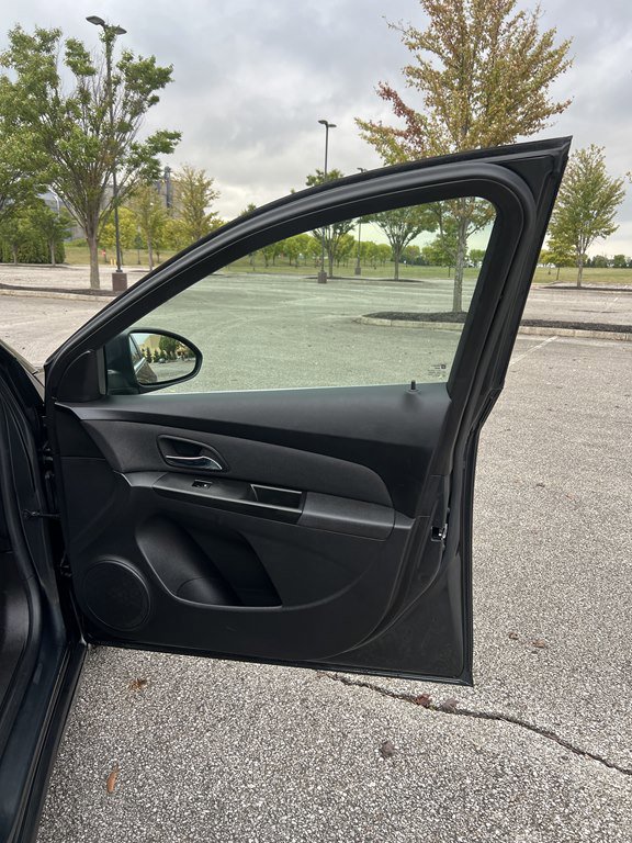 Used 2013 Chevrolet Cruze LT image 10