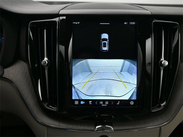 Used 2023 Volvo XC60 B5 Plus image 25