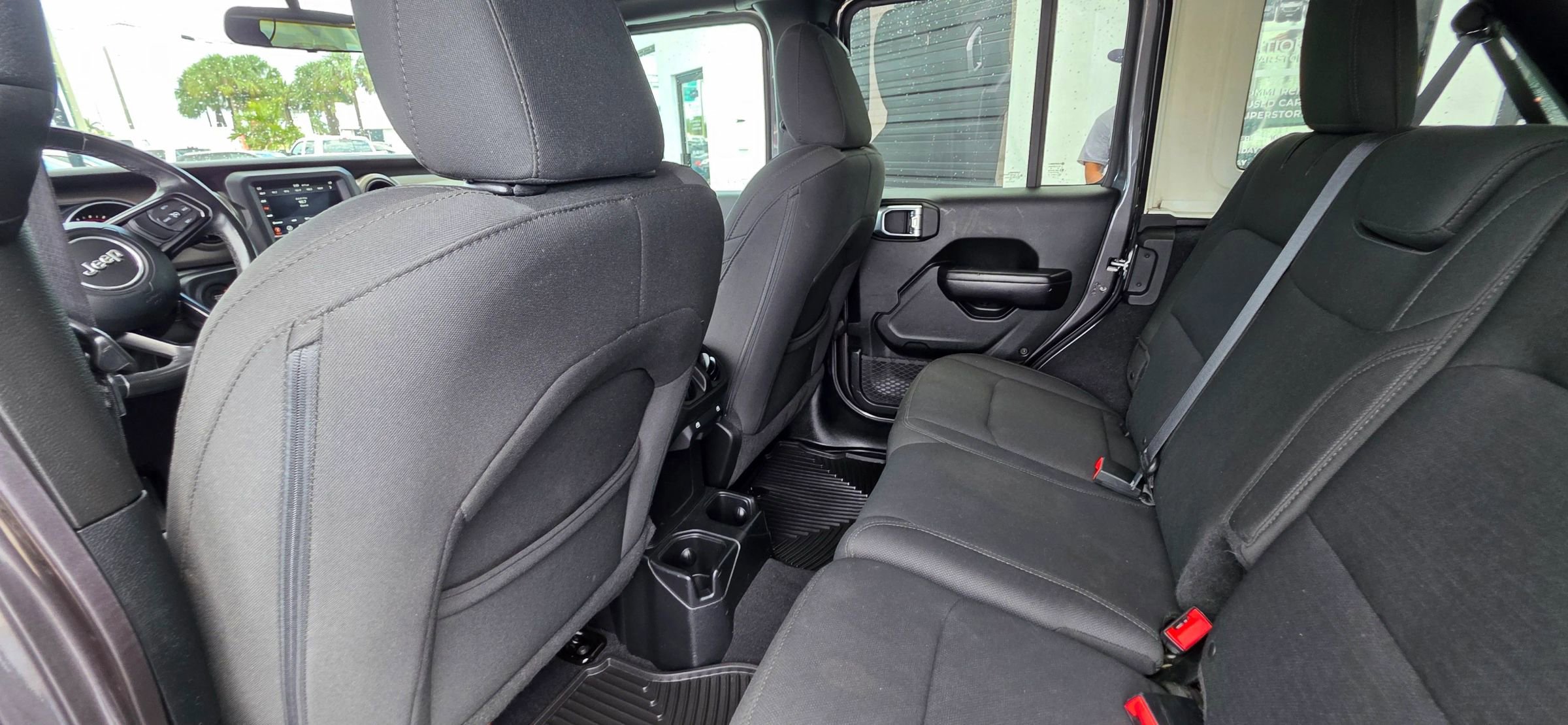 Used 2018 Jeep Wrangler Unlimited Sport w/ Technology Group AWD/4WD image 35