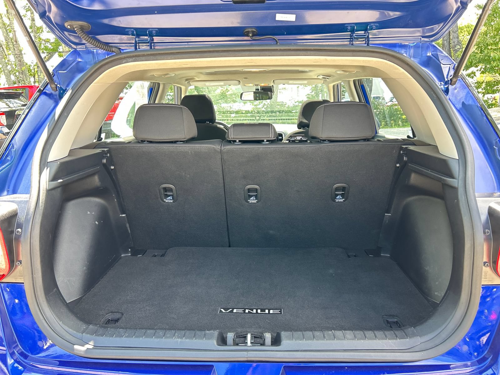 Used 2023 Hyundai Venue SEL w/ Cargo Package FWD image 23