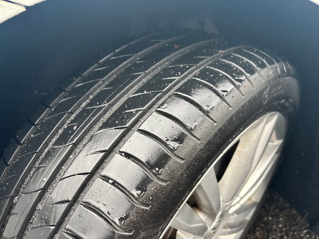 Used 2016 Volkswagen Golf SE image 12