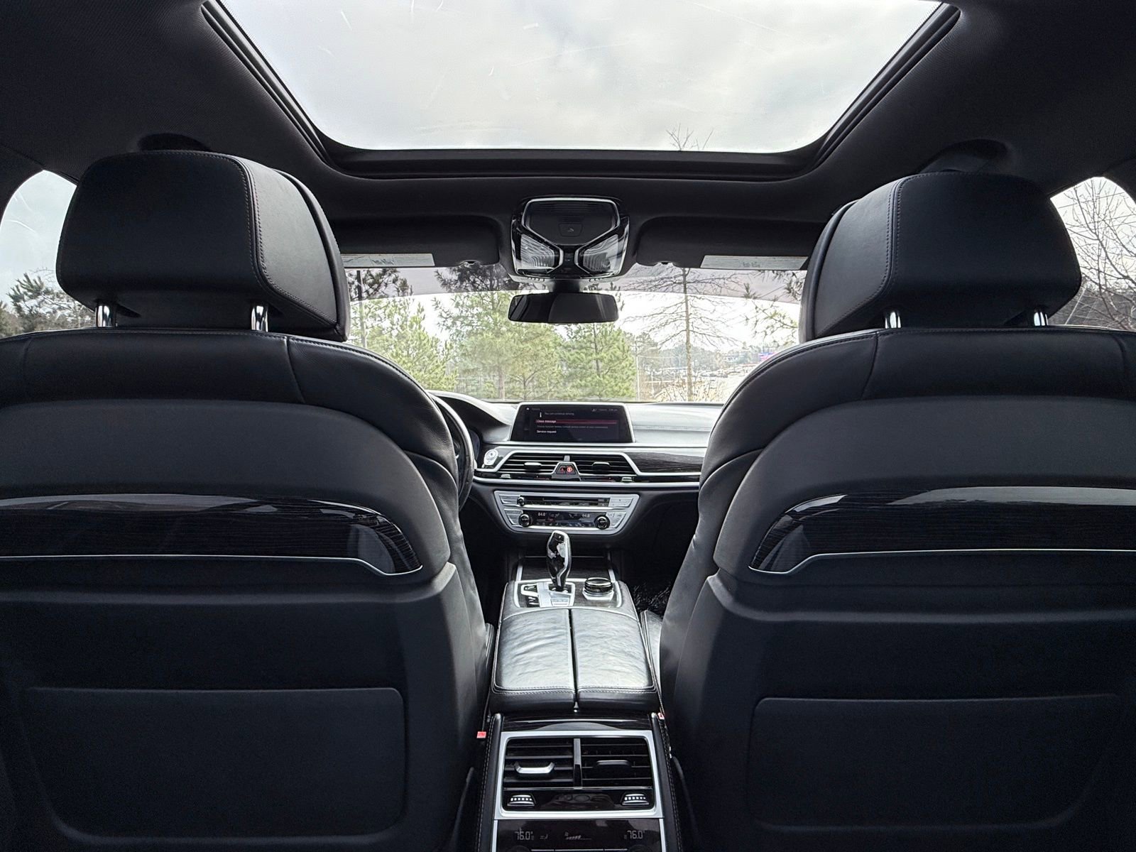 Used 2018 BMW 750i xDrive image 31