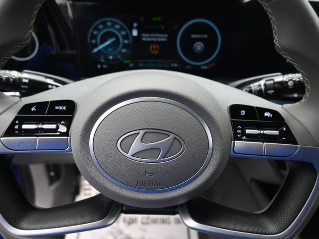 Used 2025 Hyundai Elantra SEL image 18